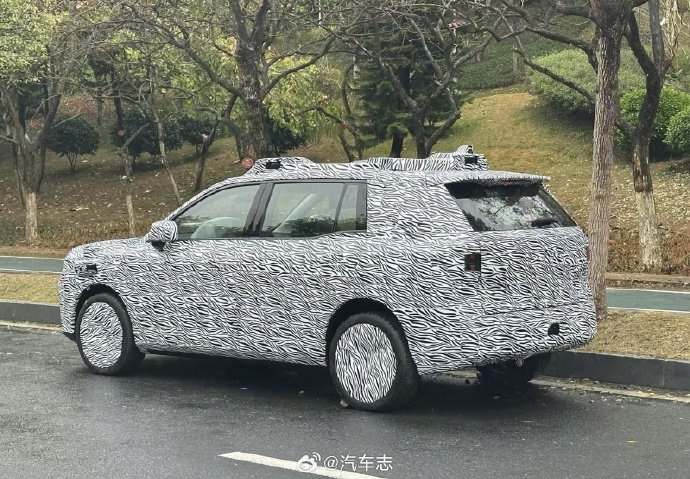 广汽与滴滴合作首款 Robotaxi 谍照曝光，预计年内投产交付