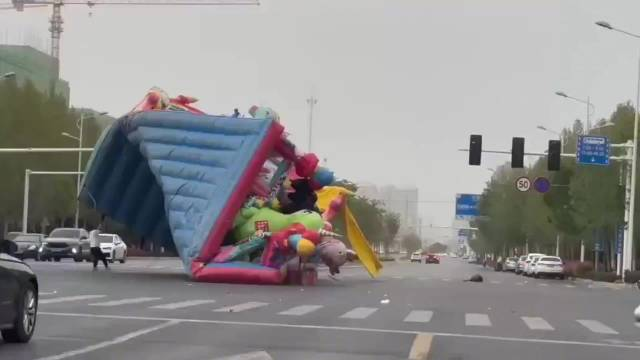 【8点见】深圳北地铁站发生人员踩踏？官方回应