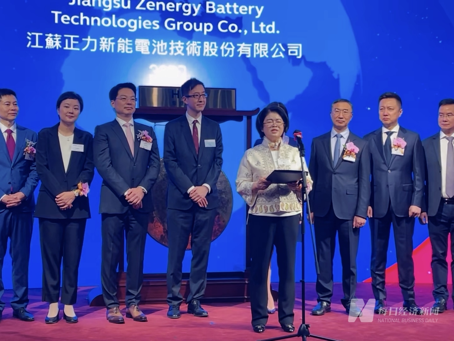 曹德旺胞妹带“动力电池制造商”正力新能上市 董事长曹芳：在福耀玻璃工作近40年获得的经验可以用于公司