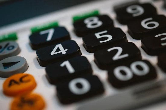 营收净利半数双降，存量困境下的第三方支付机构“卷”向海外